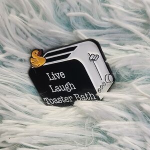 Black and White Toaster Bath Pin